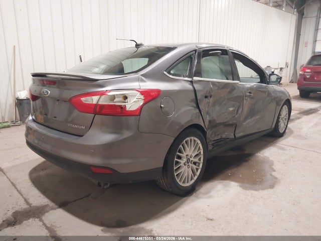FORD FOCUS TITANIUM - 4