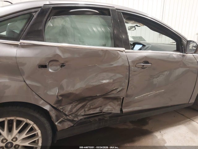 FORD FOCUS TITANIUM - 6