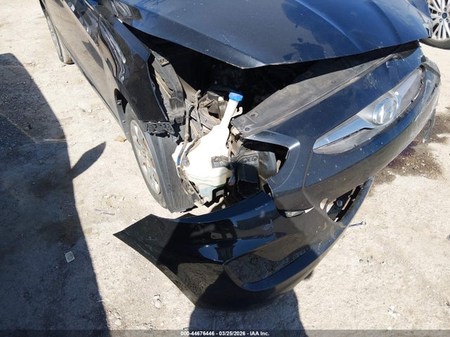 HYUNDAI ACCENT GS - 6