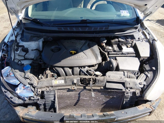 HYUNDAI ELANTRA SE - 10