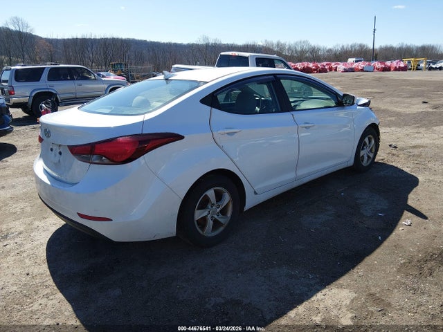 HYUNDAI ELANTRA SE - 4