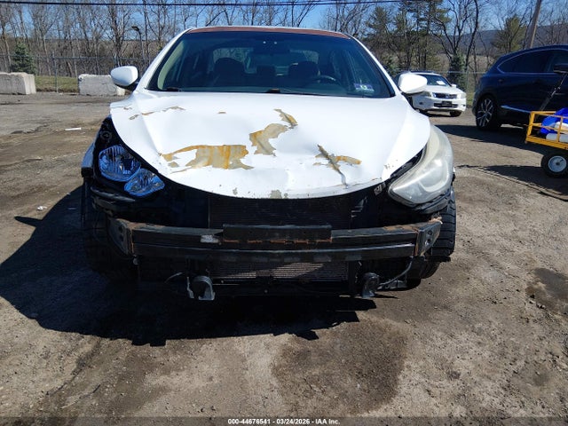 HYUNDAI ELANTRA SE - 6