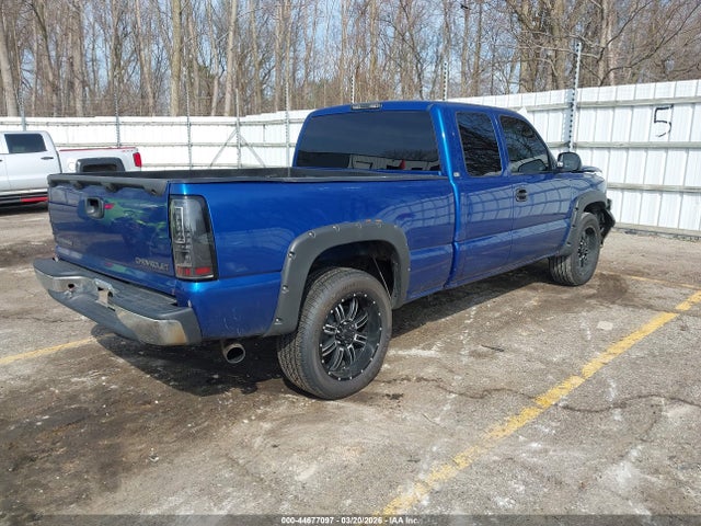 CHEVROLET SILVERADO 1500 LS - 4