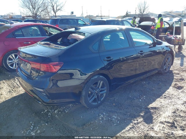 KIA FORTE GT-LINE - 4