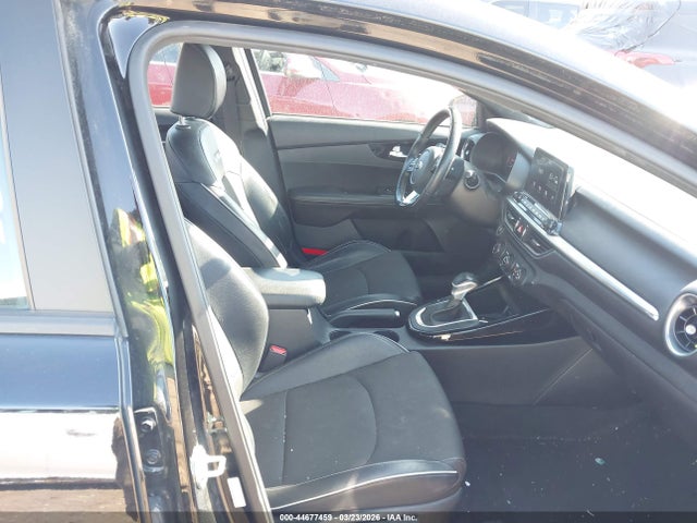 KIA FORTE GT-LINE - 5