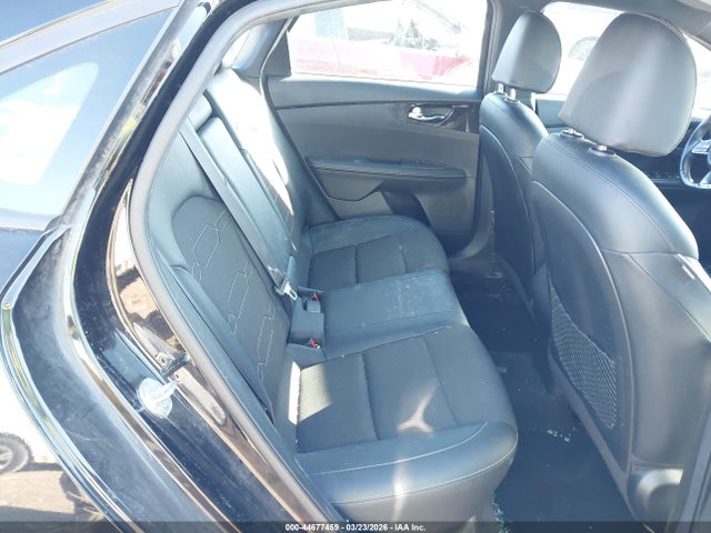 KIA FORTE GT-LINE - 8