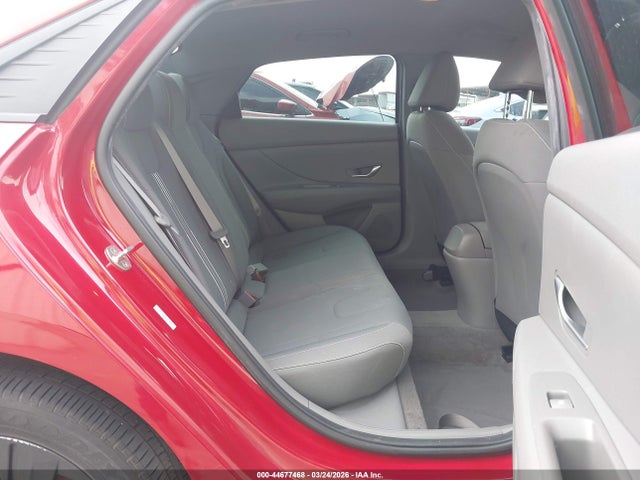 HYUNDAI ELANTRA SEL - 8