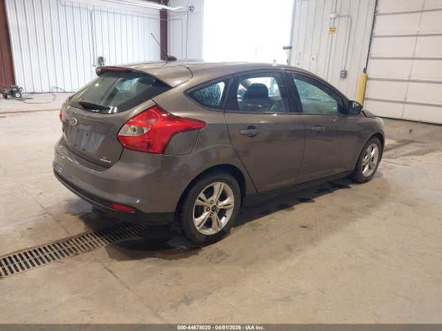 FORD FOCUS SE - 4