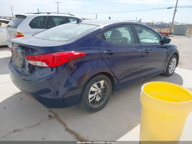 HYUNDAI ELANTRA GLS - 4