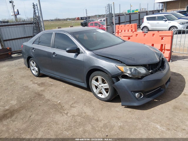 2013 TOYOTA CAMRY SE