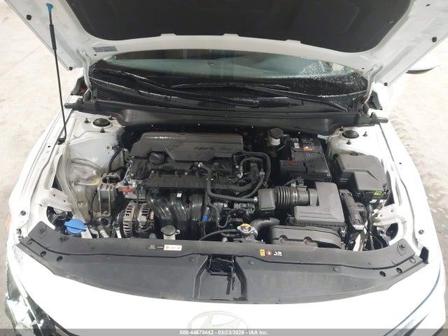 HYUNDAI ELANTRA SE - 10