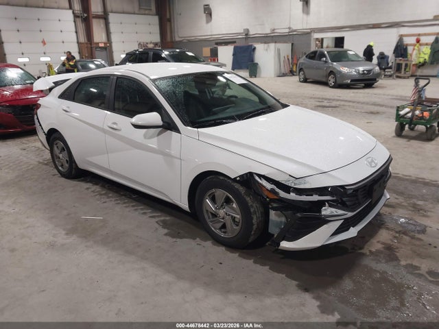 HYUNDAI ELANTRA SE - 1