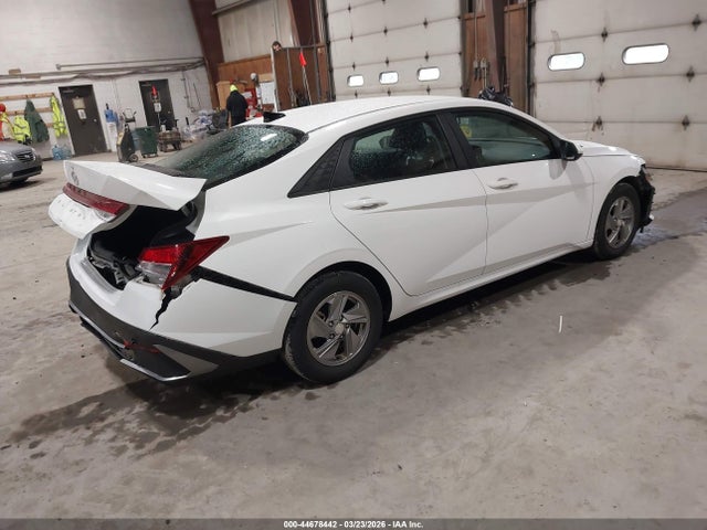 HYUNDAI ELANTRA SE - 4