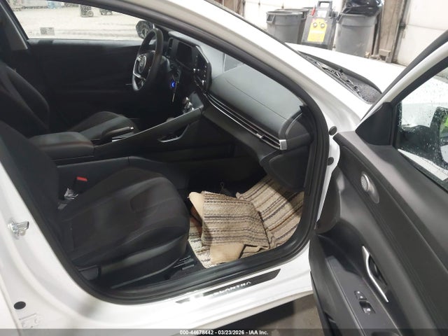 HYUNDAI ELANTRA SE - 5