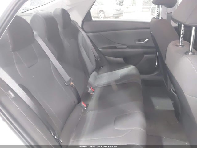 HYUNDAI ELANTRA SE - 8