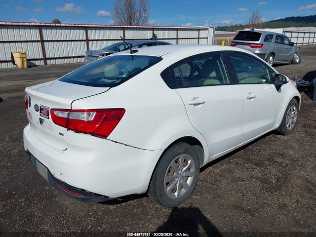 KIA RIO LX - 4
