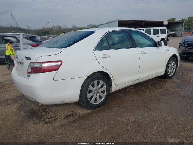 TOYOTA CAMRY - 4