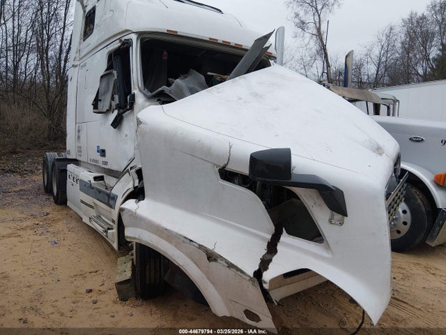 2005 VOLVO VN VNL