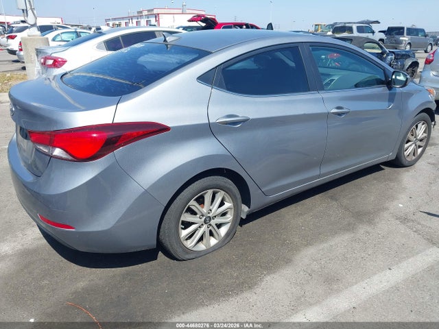 HYUNDAI ELANTRA SE - 4