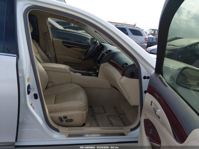2010 Lexus LS 460 L photo 5
