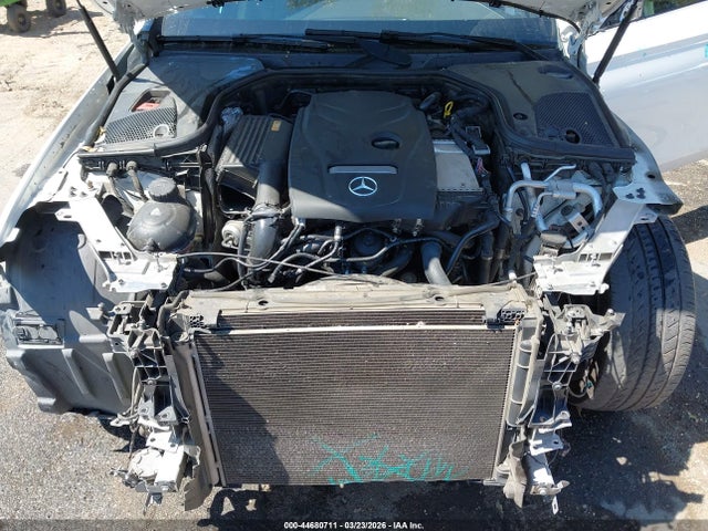 MERCEDES-BENZ E-CLASS - 10