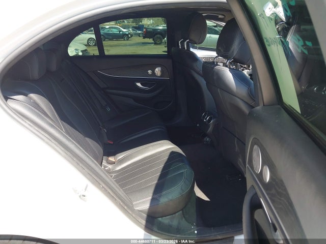 MERCEDES-BENZ E-CLASS - 8