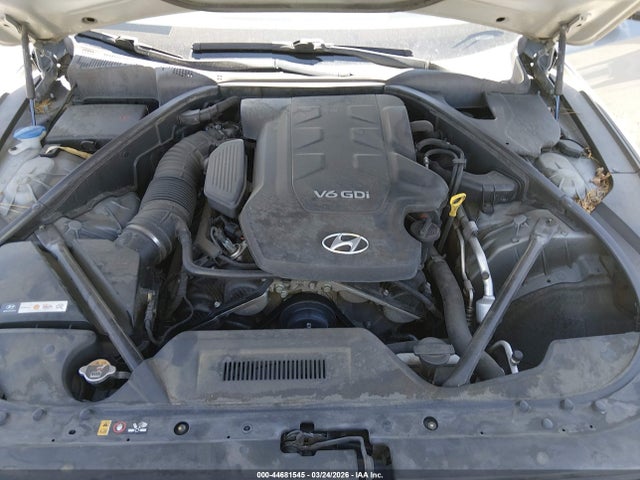 HYUNDAI GENESIS 3.8 - 10