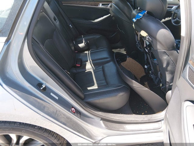 HYUNDAI GENESIS 3.8 - 8