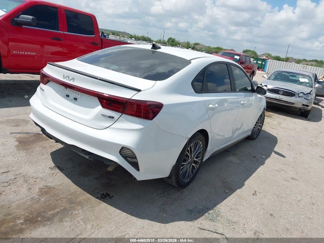 KIA FORTE GT-LINE - 4