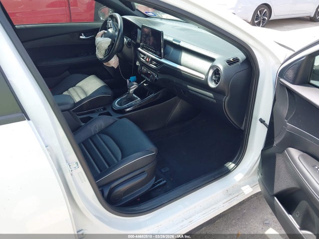 KIA FORTE GT-LINE - 5