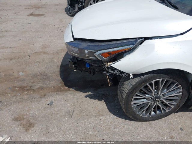 KIA FORTE GT-LINE - 6