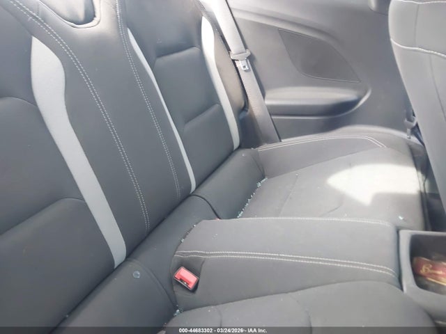 CHEVROLET CAMARO RWD 1LT - 8