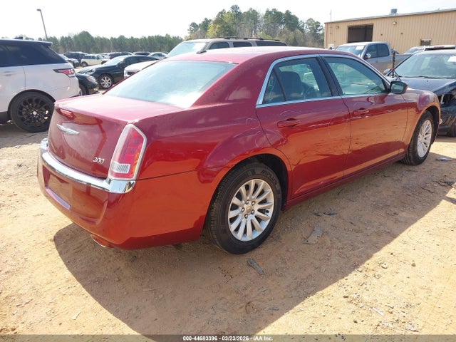 2014 Chrysler 300 — фото 4