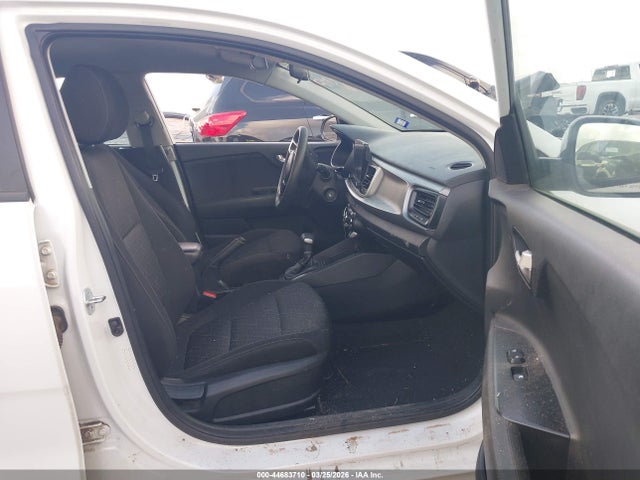 KIA RIO - 5