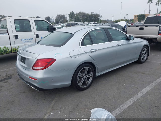 MERCEDES-BENZ E-CLASS - 4