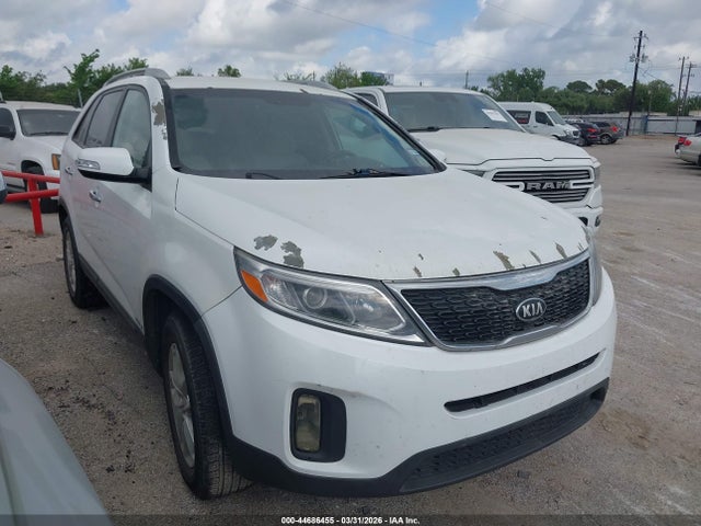 2014 KIA SORENTO LX