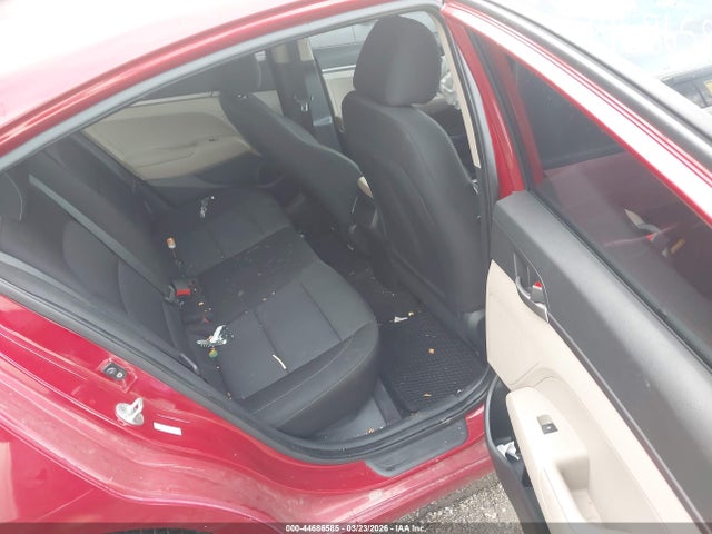 HYUNDAI ELANTRA SE - 8