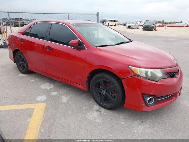2014 TOYOTA CAMRY SE