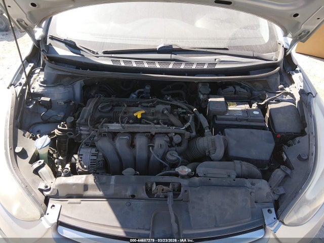 HYUNDAI ELANTRA SE - 10