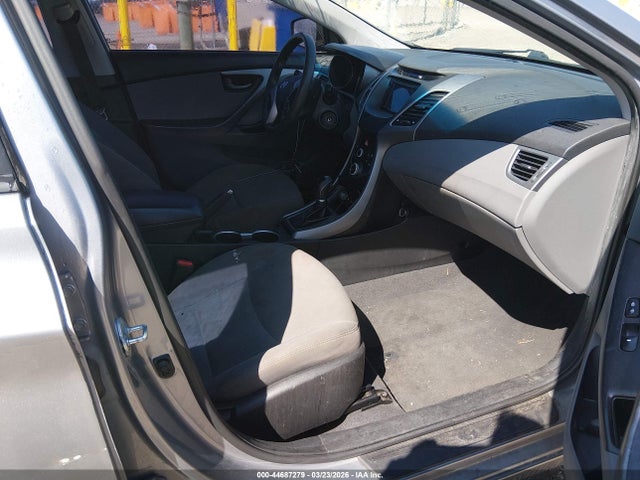 HYUNDAI ELANTRA SE - 5