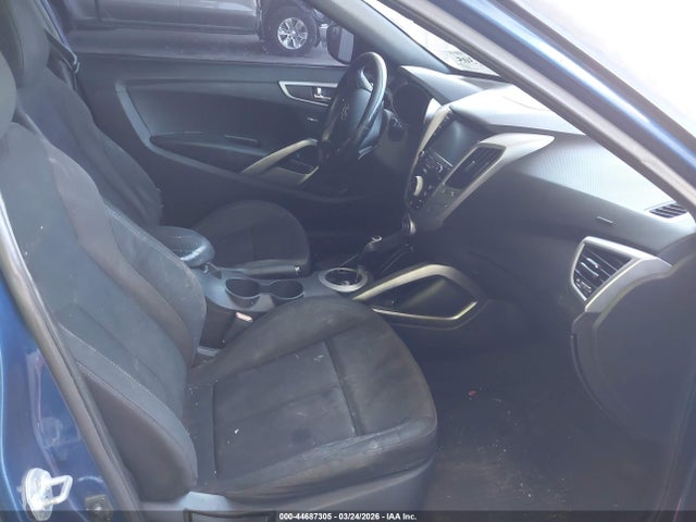 HYUNDAI VELOSTER VALUE EDITION - 5