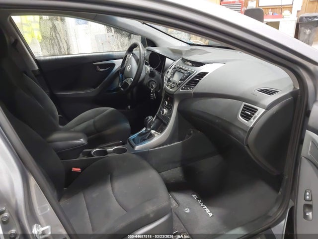 HYUNDAI ELANTRA SE - 5