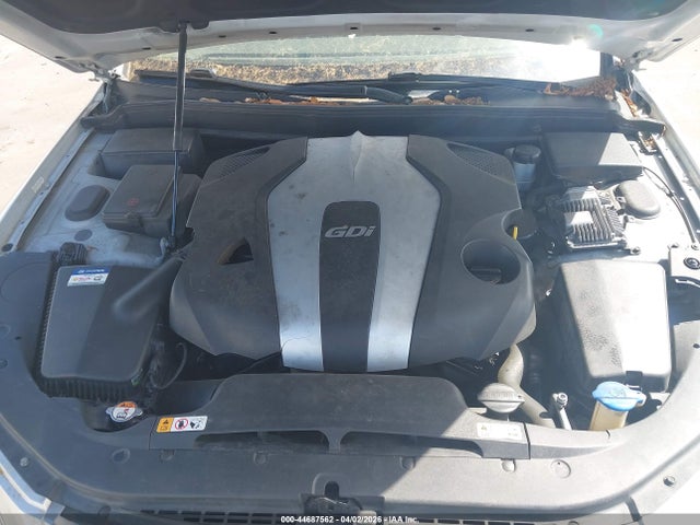 HYUNDAI GENESIS 3.8 - 10