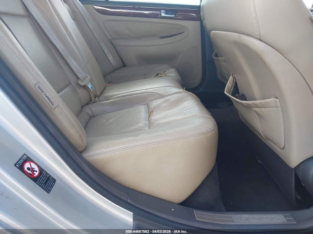 HYUNDAI GENESIS 3.8 - 8