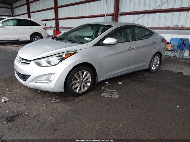 HYUNDAI ELANTRA SE - 2