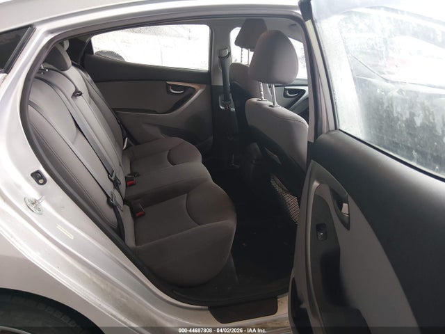 HYUNDAI ELANTRA SE - 8