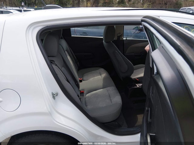 2020 Chevrolet SONIC FWD 1FL 5-DOOR — фото 8