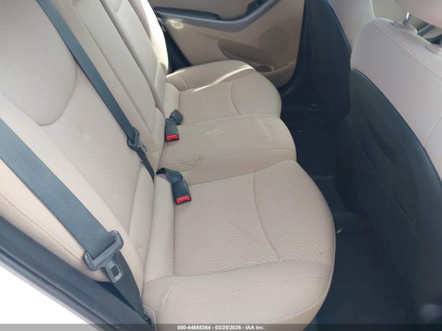 HYUNDAI ELANTRA SE - 8