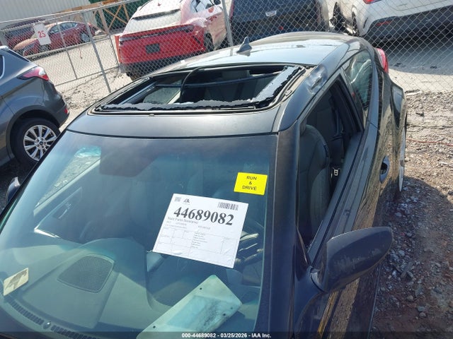 HYUNDAI VELOSTER BASE W/GRAY - 6