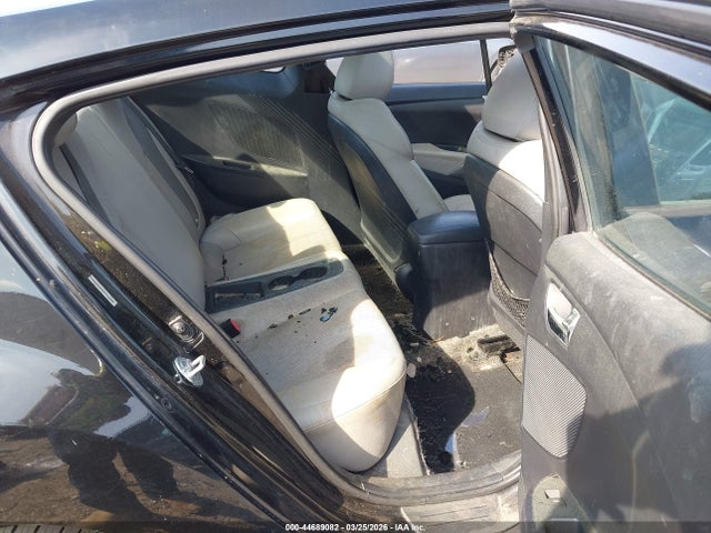 HYUNDAI VELOSTER BASE W/GRAY - 8